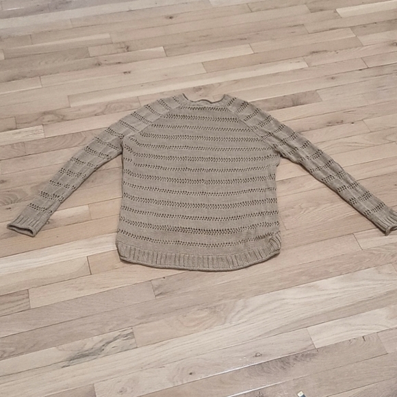 BCBGMAXAZRIA sweater.  Size XXS - Picture 4 of 10